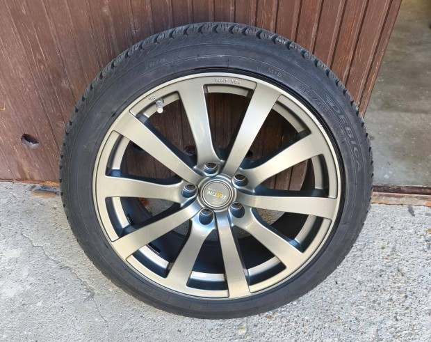 Corolla 225/45 R18 Debica 90%-os tlin 8x18-as Platin 5x114,3