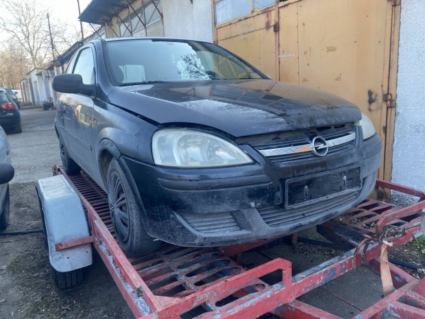 Corsa C Fekete motorhztet 