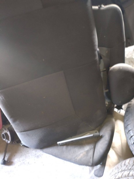 Corsa C hátsó ülés. Kitűnő állapot, oszthatóan dönthető