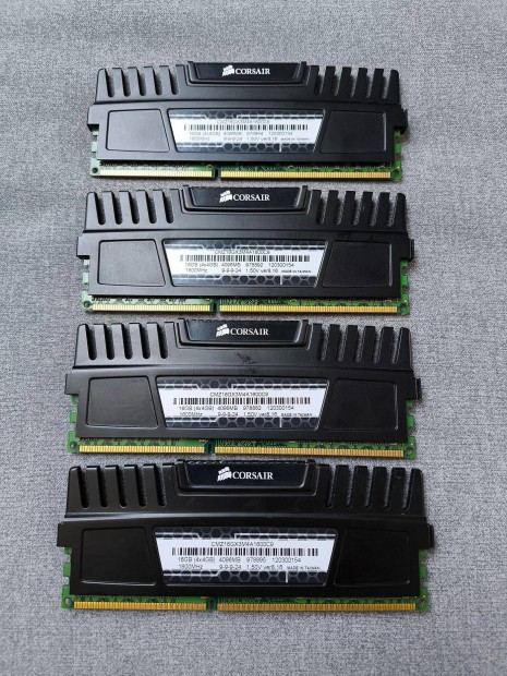 Corsair Vengeance 16GB (4x4GB) DDR3 1600MHz Cmz16Gx3M4A1600C9 memória