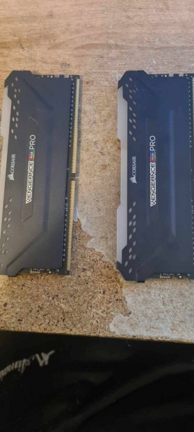 Corsair Vengenance RGB Pro DDR4 3200Mhz 1x8gb (2db)