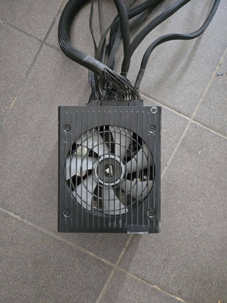 Corsair tápegység RM1000x 1000W Moduláris tápegység 80+ Gold