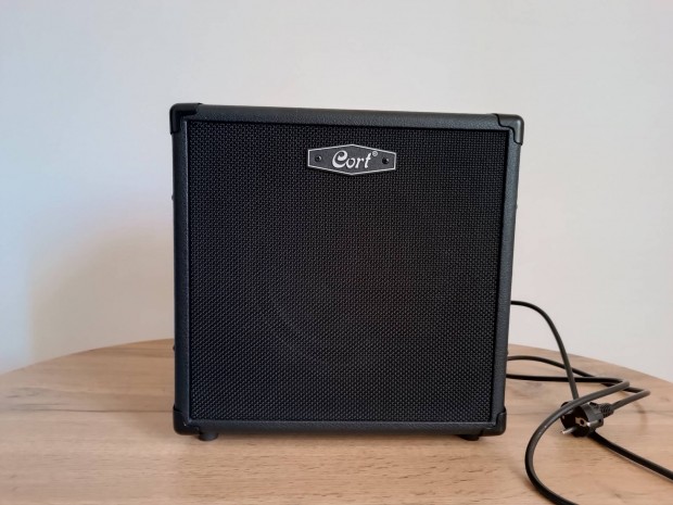 Cort CM20B basszuskomb 