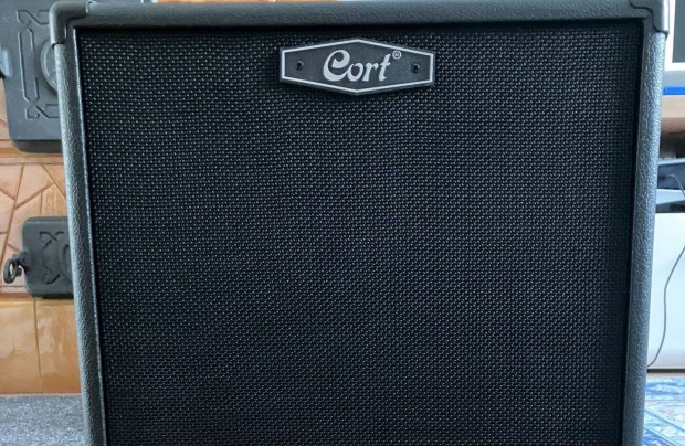 Cort CM40B Black Basszus Comb