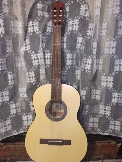 Cort klasszikus gitár