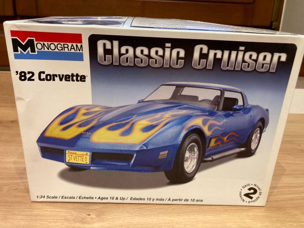 Corvette Classic Cruiser 1982, Monogram makett, 1/24