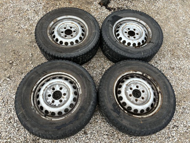 Crafter Sprinter téli kerekek 4 db kerék felni 235/65 R16C eladó