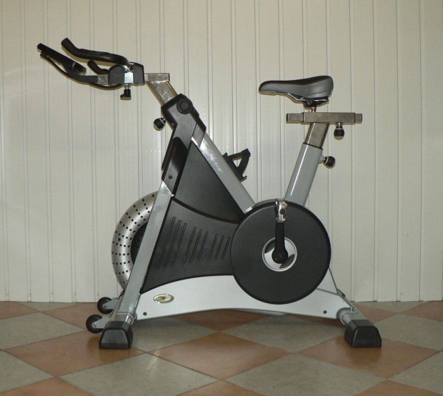 Crane Ergospeeder örvényfékes spinning spining kerékpár szobakerékpár