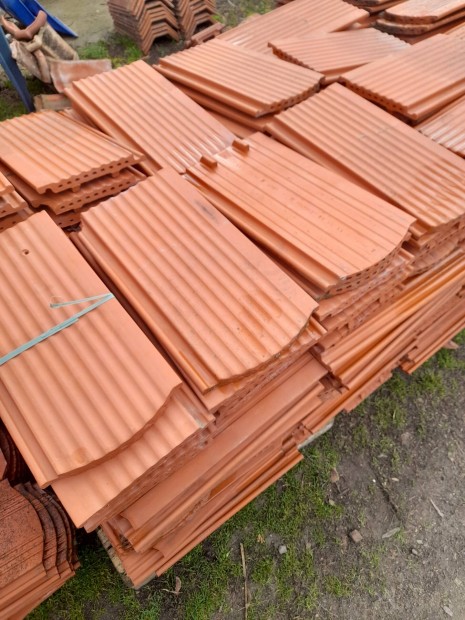 Creaton hortob�gy tet�cser�p 300db elado.Sz�llit�s megoldhato.