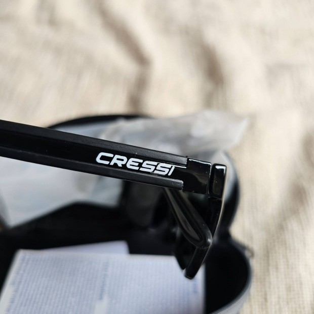 Cressi Rio polarized napszemüveg új gyári tokjában