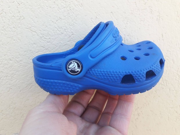 Crocs 18 kisfi papucs