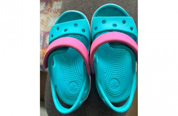 Crocs 22-23-as szandál eladó kislány részére