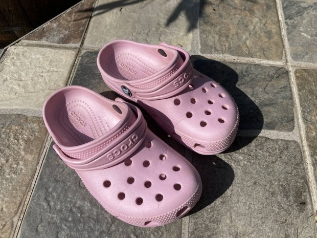 Crocs c12 papucs lny 