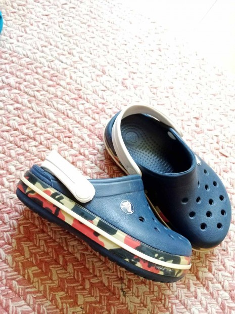 Crocs fi szandl 23-as