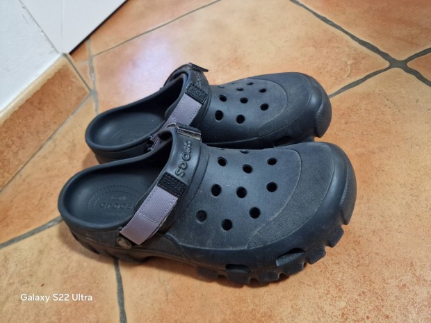 Crocs iconic comfort 42-es papucs(szandl)