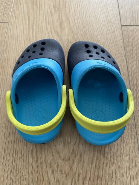 Crocs kisgyerek papucs 19/20-as (C4) mretben elad 