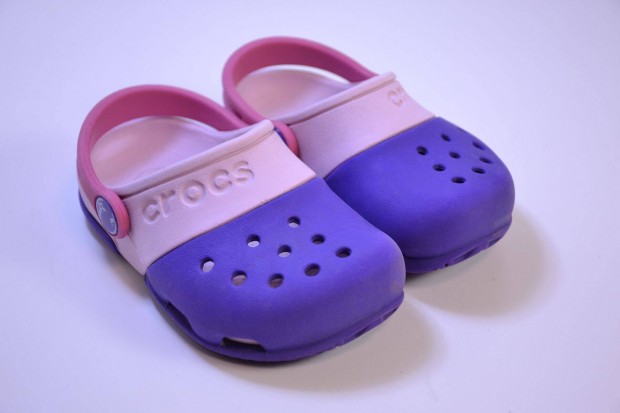 Crocs kislny papucs 23