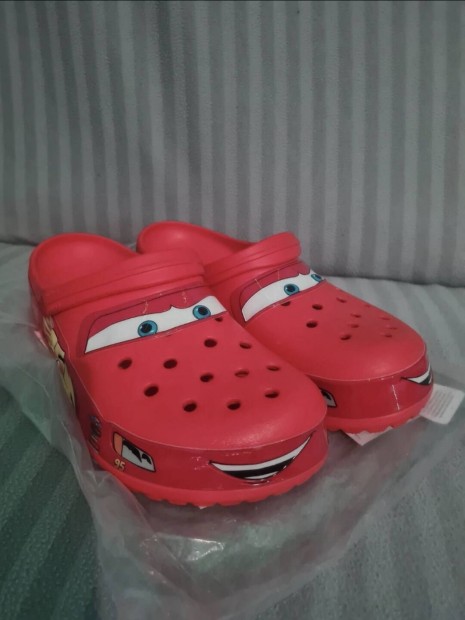 Crocs villm mcqueen papucs