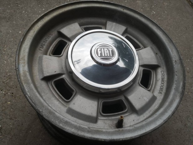 Cromodora 14-es régi retro alufelni Fiat 130 -ra