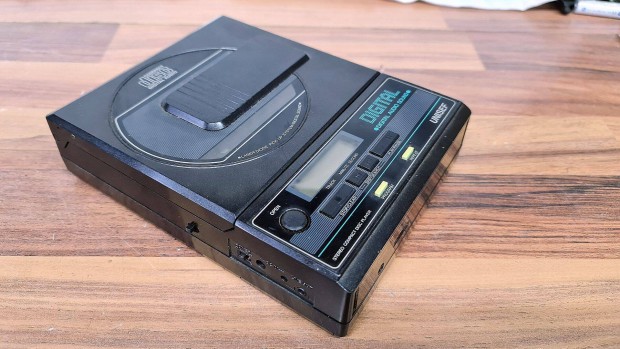 Crown CD-110N s Unisef CD-100N discman.Mindkett hibs