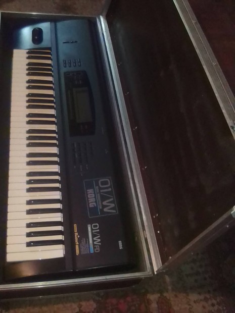 Crumar T-3 Full POLY 2 x4 oktavos ritka egyedi synth.