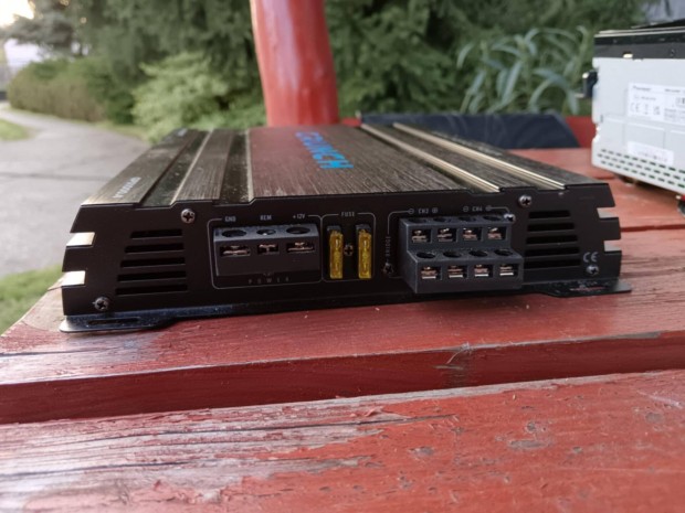 Crunch Gpx 1000.4 erősítő