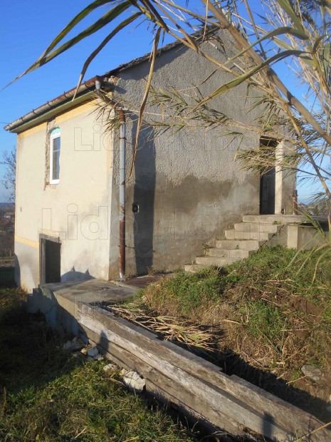 Csabrendeki panor�m�s telek, megkezdett fel�j�t�ssal remek lehet!