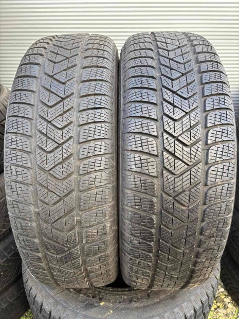 Csak 2 db! 215/65R17 215/65 R17 újszerű Pirelli téli gumi ÁR/db Dot22