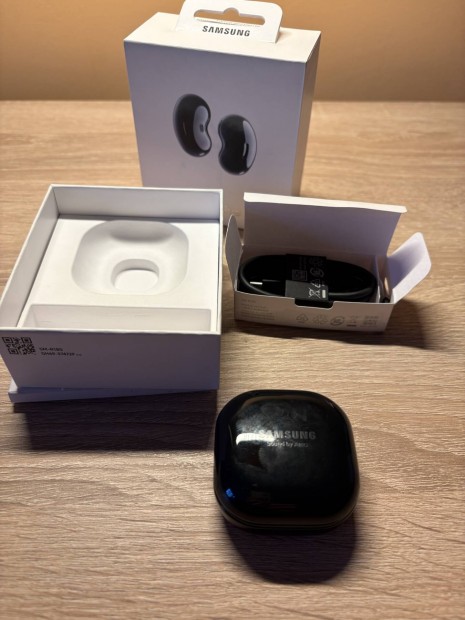 Csak kibontott, j Galaxy Buds live Bluetooth flhallgat