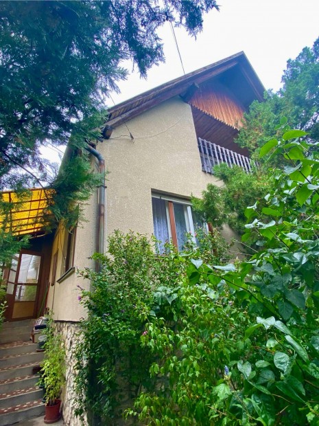 Cs�kv�r - 5 szob�s csal�di h�z