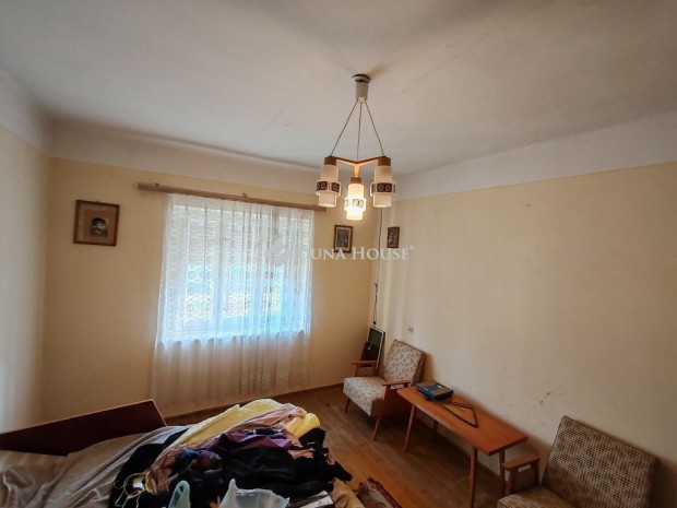 Cs�kv�ri 60 nm-es h�z elad�