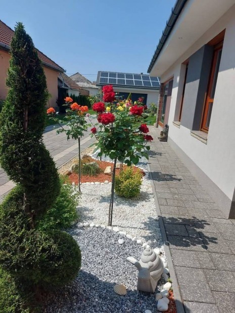 Csal�di H�z Hajduszoboszl�