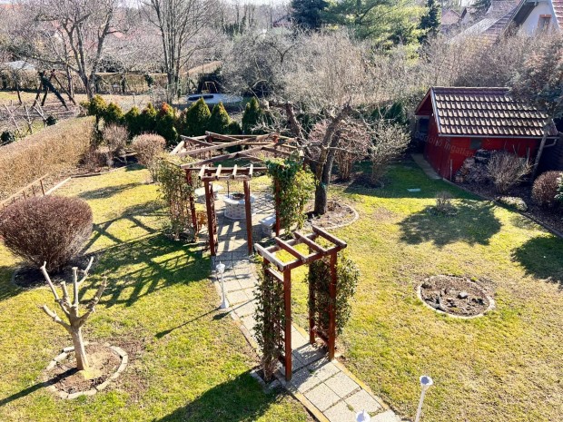 Csal�di h�z 2 otthonnak, n�pszer� helyen