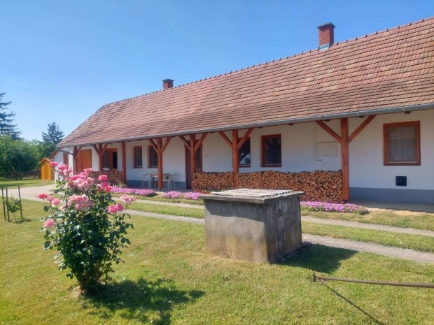 Csal�di h�z Ausztri�hoz k�zel