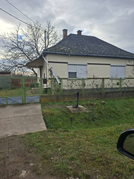 Csal�di h�z Barab�sban