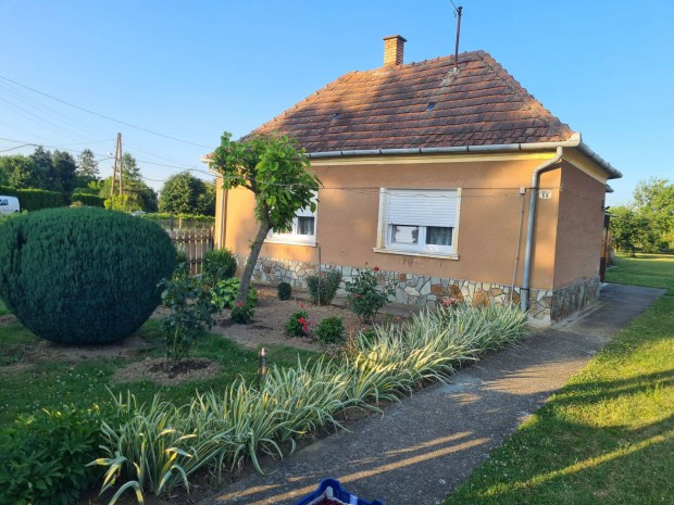 Csal�di haz Bejcgyerty�nos