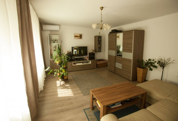 Csal�di h�z B�k�scsab�n a 6. ker�letben