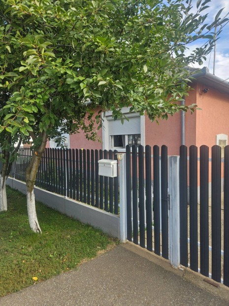 Csal�di h�z Ebes