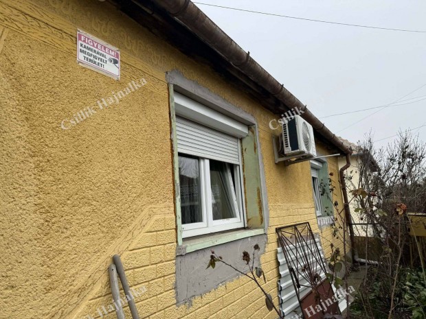 Csal�di h�z Elad� Szolnok-503 m2-es telken