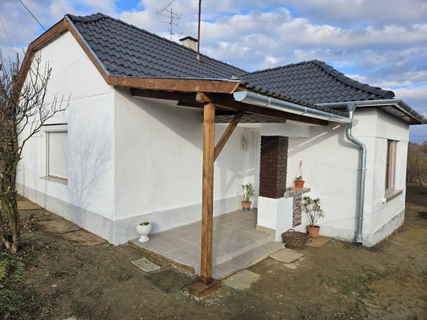 Csal�di h�z Hagy�rosb�r�nd