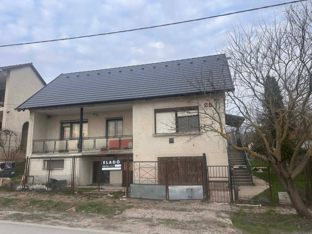 Csal�di h�z Herceghalom