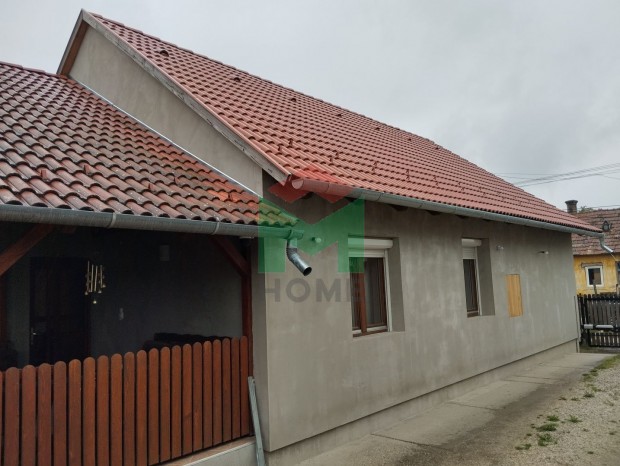 Csal�di h�z Mesztegny�n