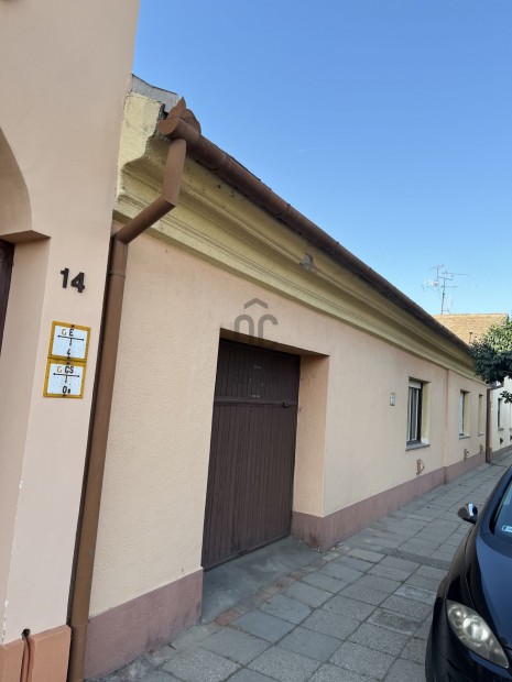 Csal�di h�z Moh�cs belv�ros�ban