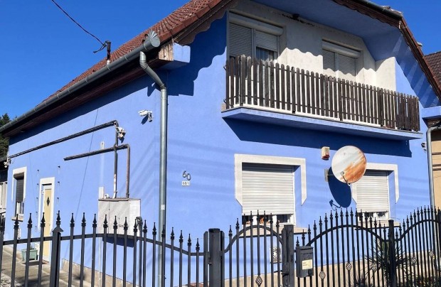 Csal�di h�z Nagykanizsa-Bajcs�n