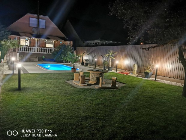 Csal�di h�z Ny�regyh�za