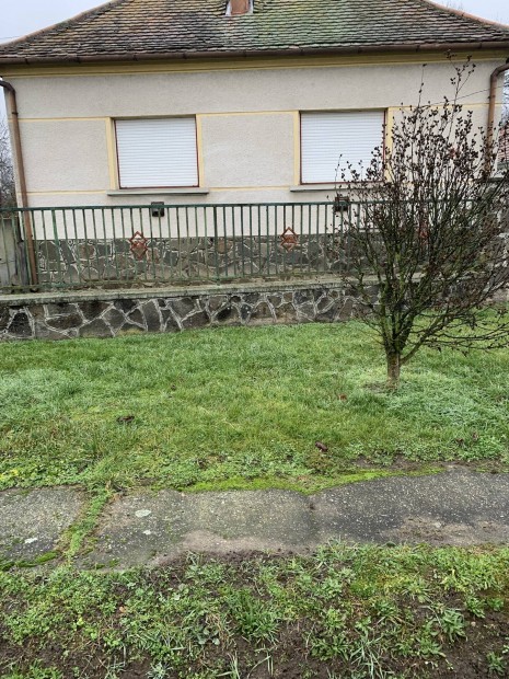 Csal�di h�z R�bapatyon