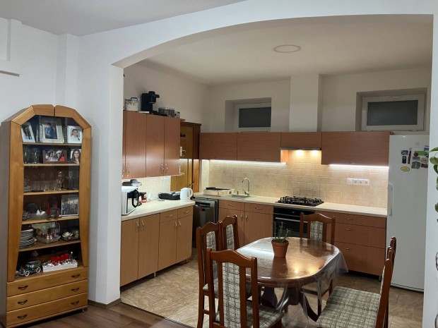 Csal�di h�z Szombathely