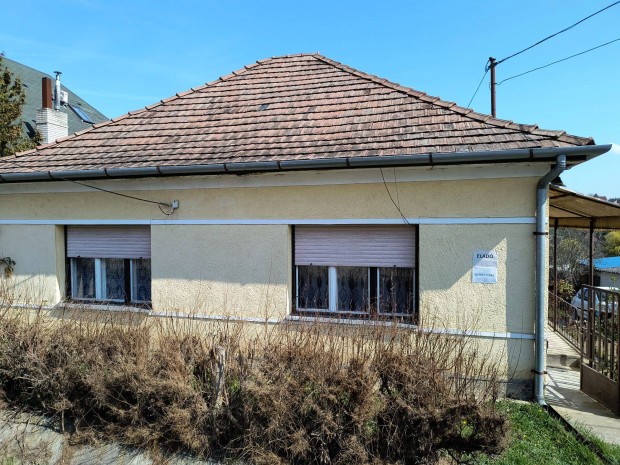 Csal�di h�z Tabon