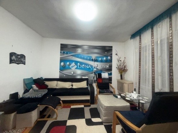 Csal�di h�z Vecs�s csendes r�sz�n