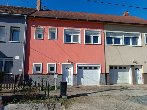 Csal�di h�z / Szombathely / K�mon / lak�sbesz�m�t�s